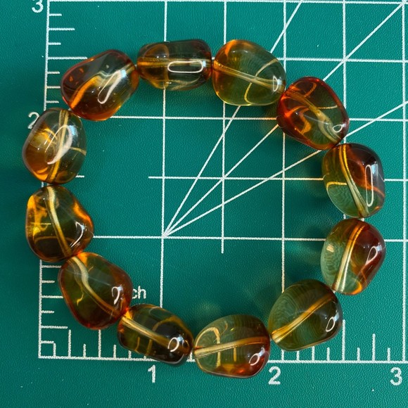 Stretch Bracelet Amber Color Glass Irregular Shaped Beads - Picture 5 of 6